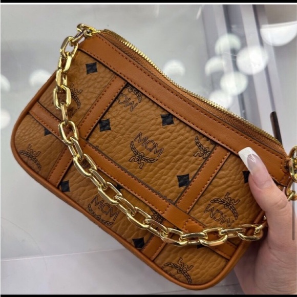 SALE rare mcm aren gold chain crossbody purse - Picture 5 of 9